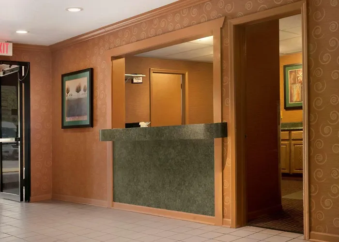 Motel Super 8 By Wyndham East 2*