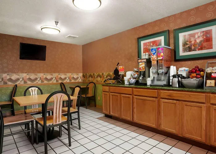 Super 8 By Wyndham East 2* Peoria