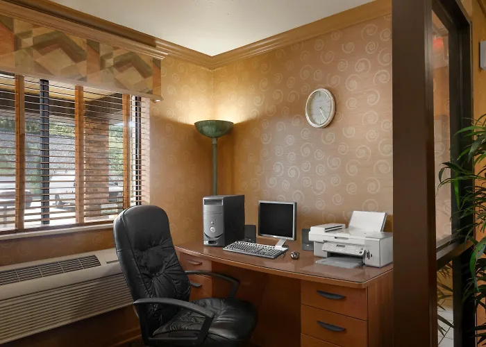 Motel Super 8 By Wyndham East