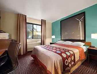 Super 8 By Wyndham East Motel