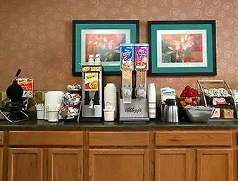 Motel Super 8 By Wyndham East 2*