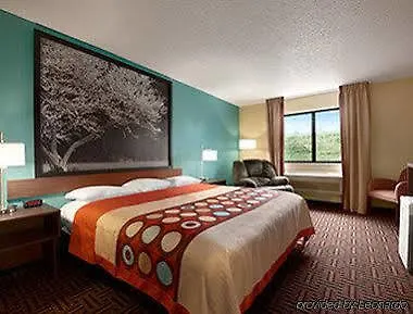 Super 8 By Wyndham East Motel
