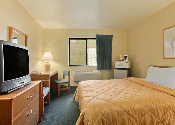 Super 8 By Wyndham East Peoria