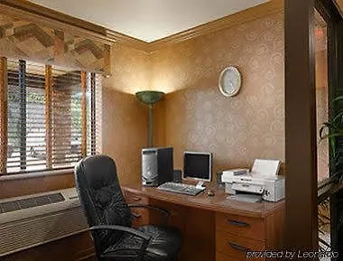 Super 8 By Wyndham East 2*
